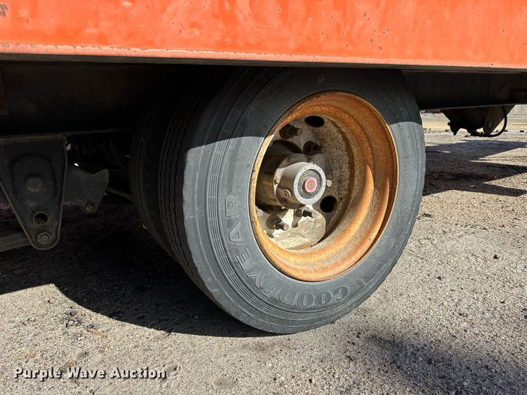 image for item NJ9320 2004 Trail-Eze TE40T28 tilt deck equipment trailer