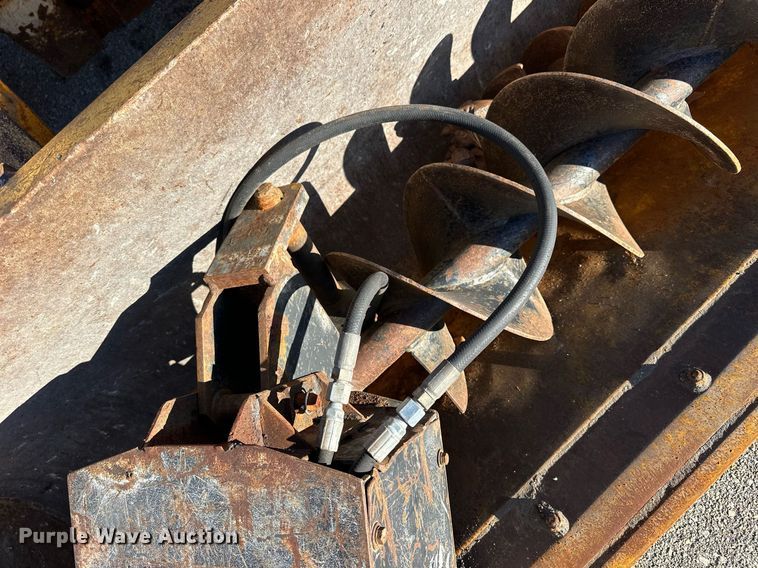 image for item NJ9325 2006 John Deere 310G backhoe