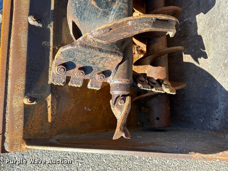 image for item NJ9325 2006 John Deere 310G backhoe