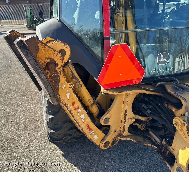 image for item NJ9325 2006 John Deere 310G backhoe