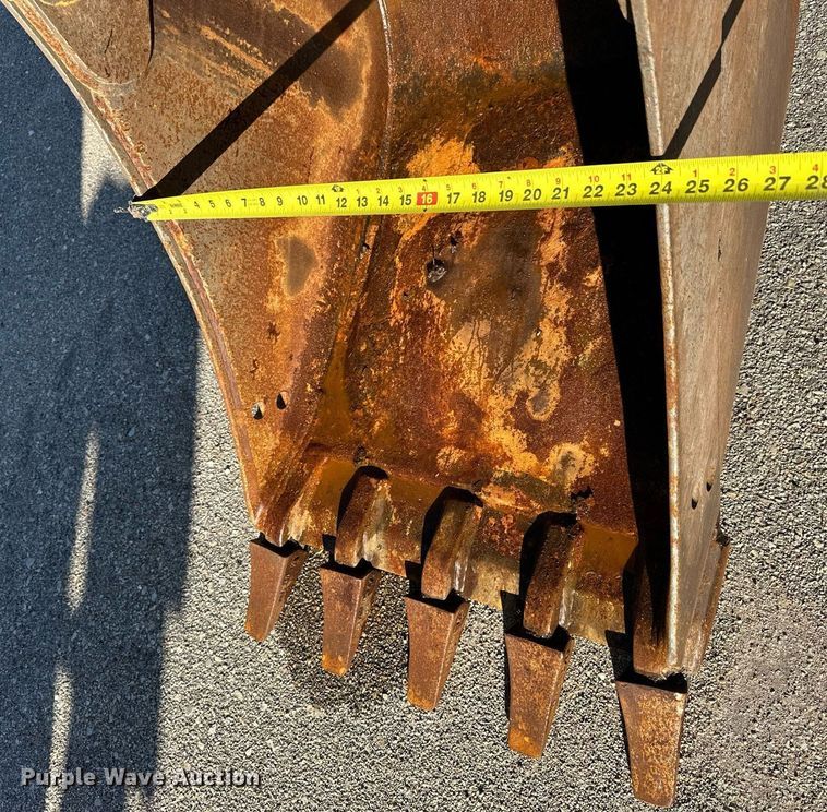 image for item NJ9325 2006 John Deere 310G backhoe