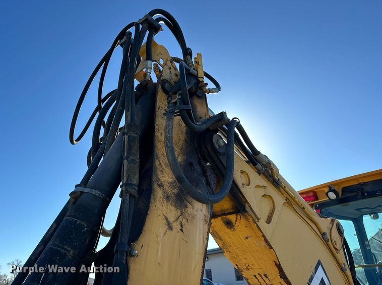 image for item NJ9325 2006 John Deere 310G backhoe