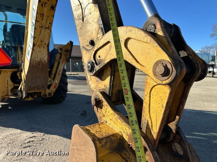 image for item NJ9325 2006 John Deere 310G backhoe