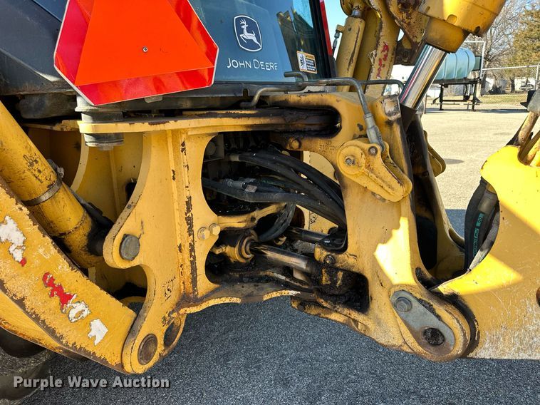 image for item NJ9325 2006 John Deere 310G backhoe