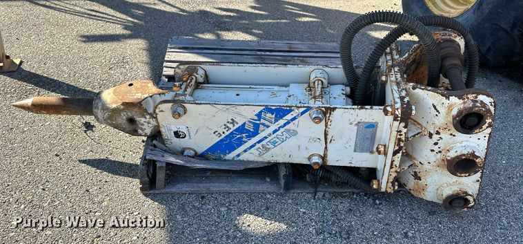 image for item NJ9325 2006 John Deere 310G backhoe