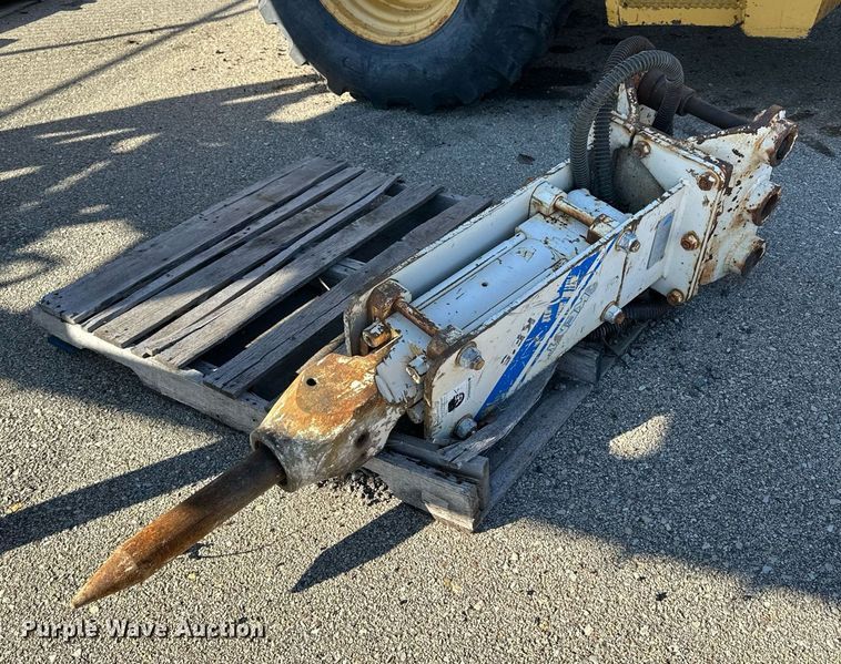 image for item NJ9325 2006 John Deere 310G backhoe