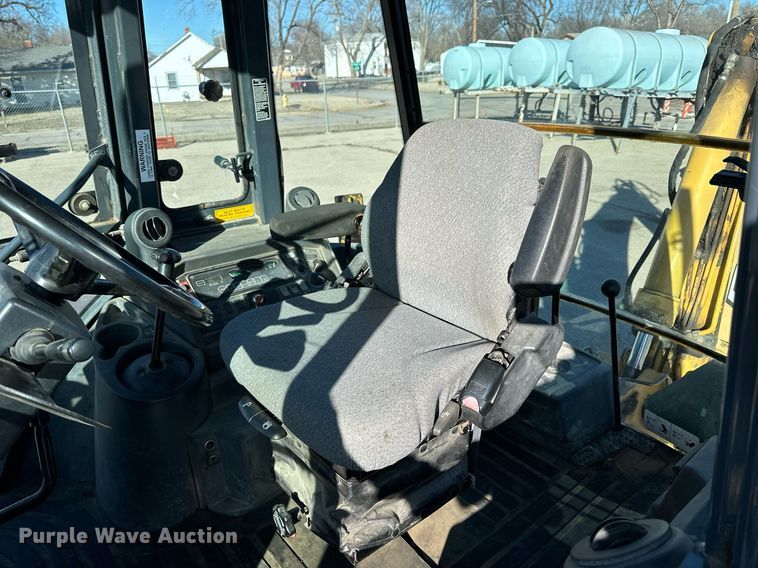 image for item NJ9325 2006 John Deere 310G backhoe