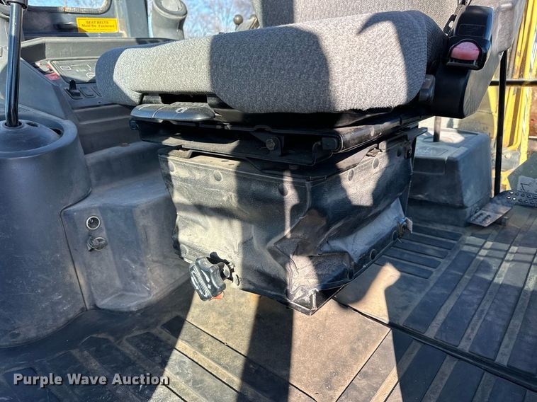 image for item NJ9325 2006 John Deere 310G backhoe