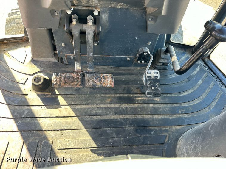 image for item NJ9325 2006 John Deere 310G backhoe