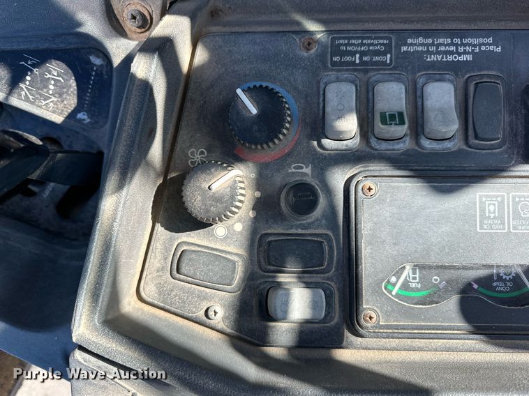 image for item NJ9325 2006 John Deere 310G backhoe