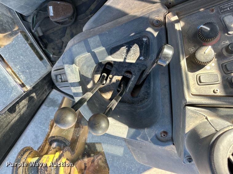 image for item NJ9325 2006 John Deere 310G backhoe