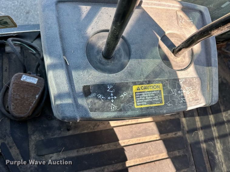 image for item NJ9325 2006 John Deere 310G backhoe