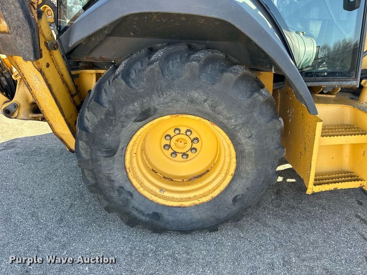 image for item NJ9325 2006 John Deere 310G backhoe