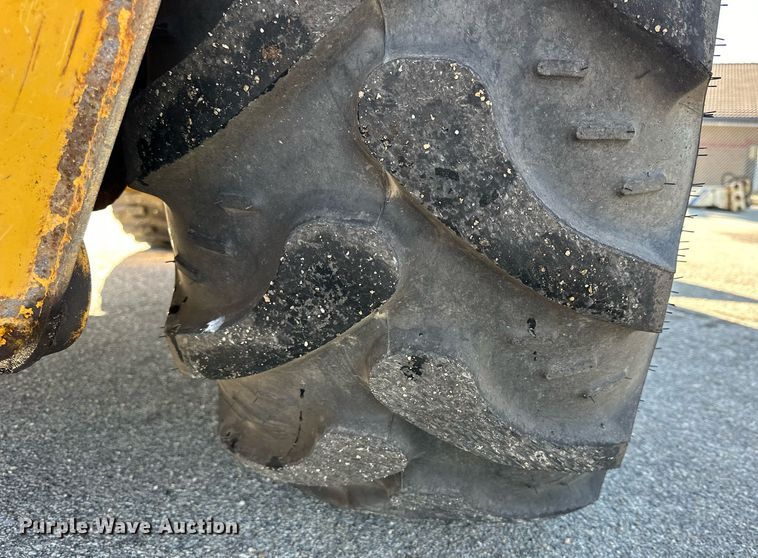 image for item NJ9325 2006 John Deere 310G backhoe