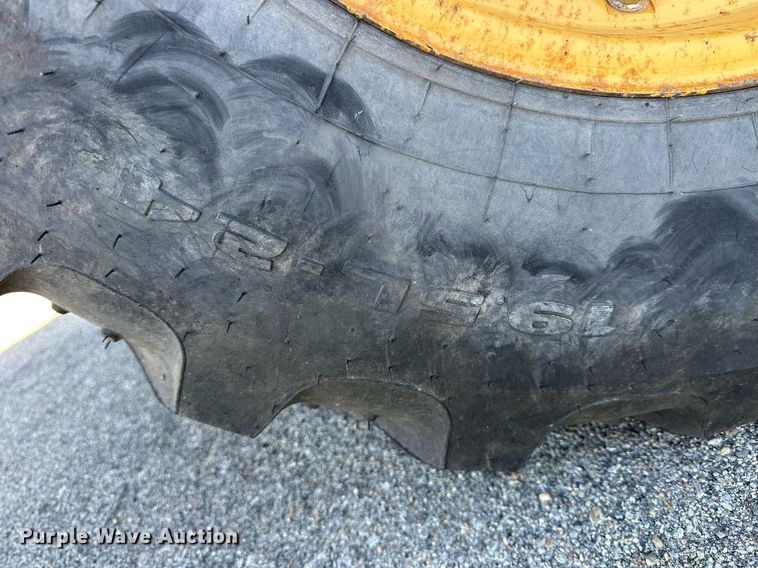 image for item NJ9325 2006 John Deere 310G backhoe