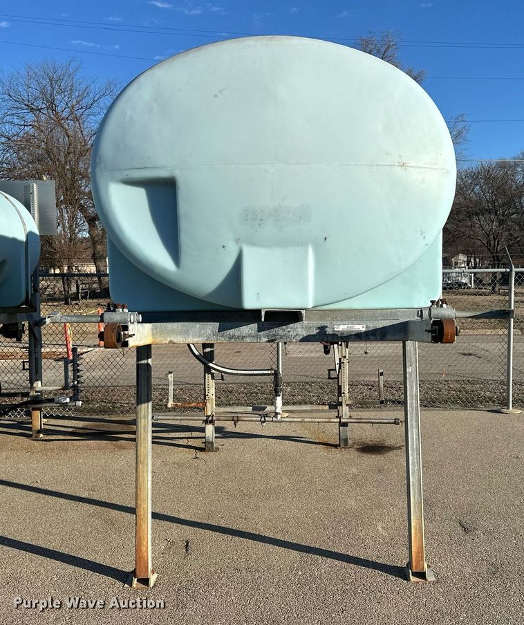 image for item NJ9327 1998 Norwesco 1635 salt brine tank