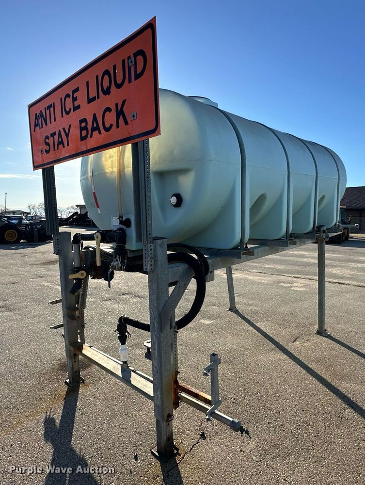 image for item NJ9327 1998 Norwesco 1635 salt brine tank