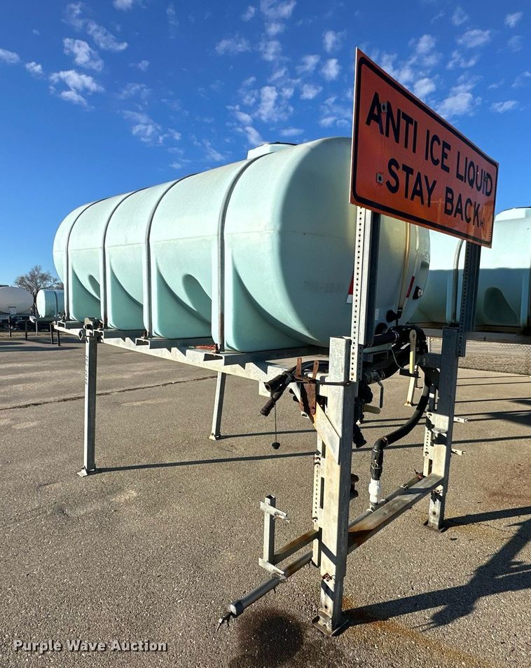 image for item NJ9327 1998 Norwesco 1635 salt brine tank