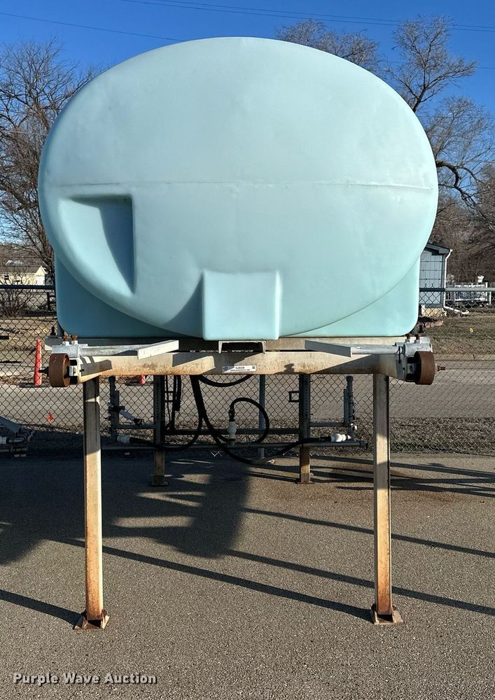 image for item NJ9328 1998 Norwesco 1635 salt brine tank