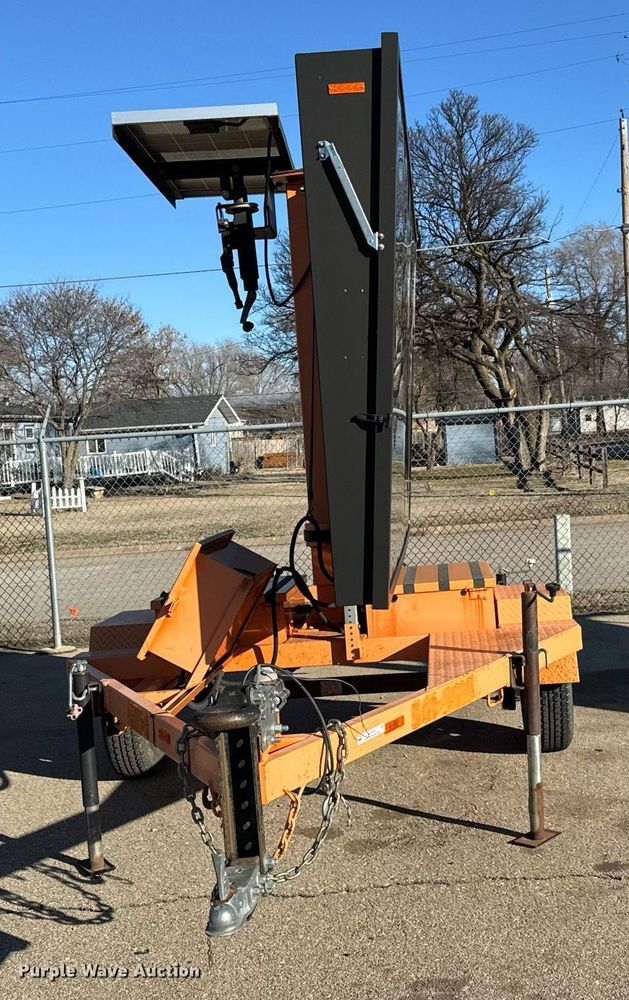 image for item NJ9329 2008 Ver-Mac PCMS-1210 message board trailer