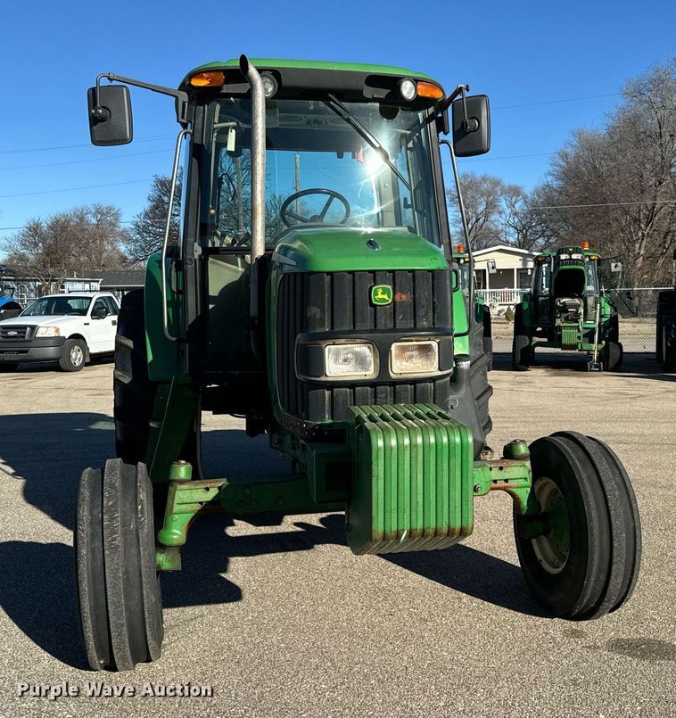 image for item NJ9331 2006 John Deere 6415 tractor