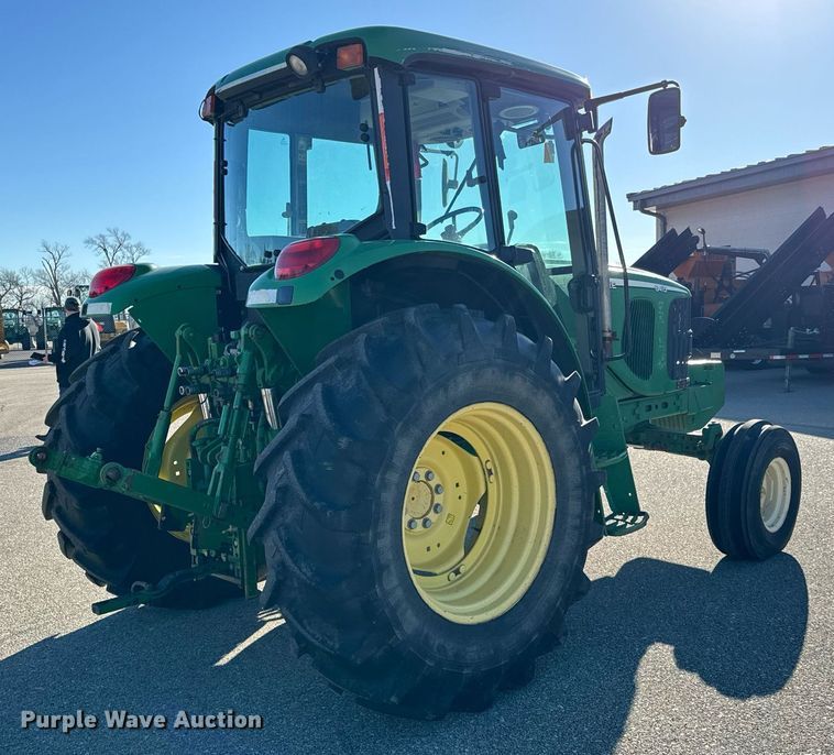 image for item NJ9331 2006 John Deere 6415 tractor