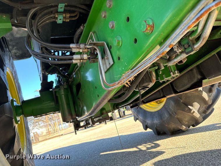 image for item NJ9331 2006 John Deere 6415 tractor