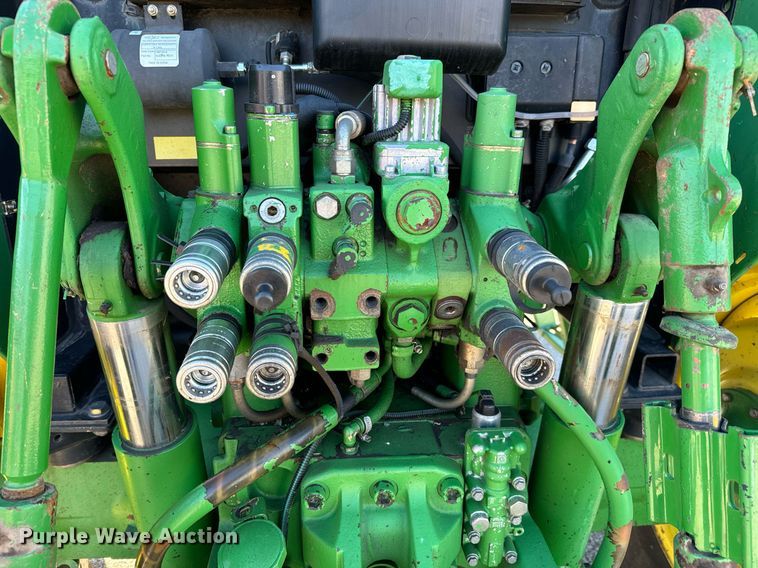 image for item NJ9331 2006 John Deere 6415 tractor