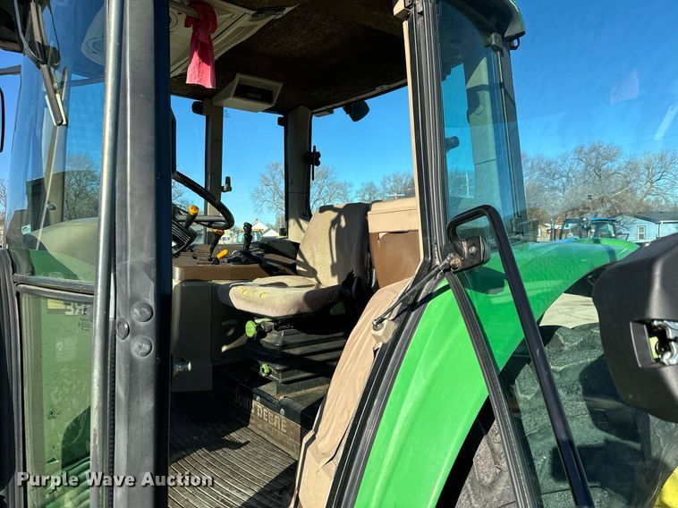 image for item NJ9331 2006 John Deere 6415 tractor