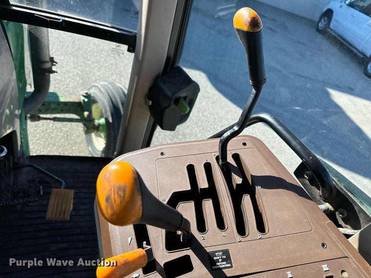 image for item NJ9331 2006 John Deere 6415 tractor