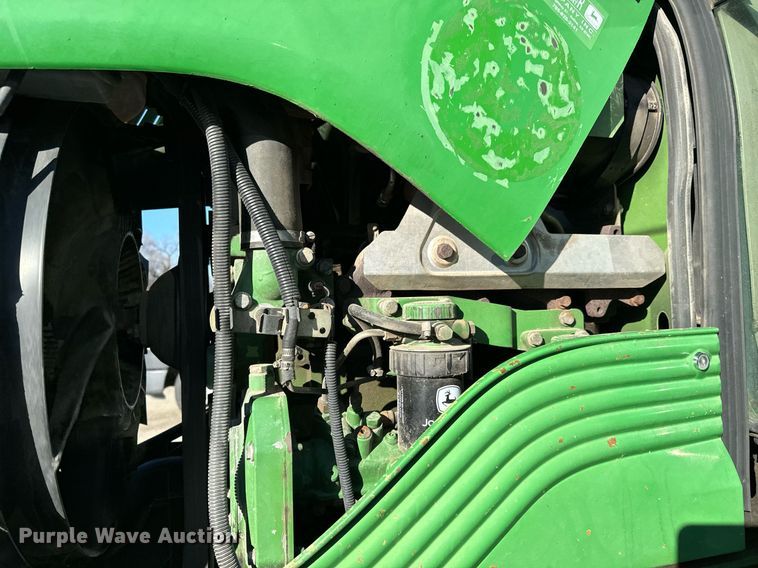 image for item NJ9331 2006 John Deere 6415 tractor