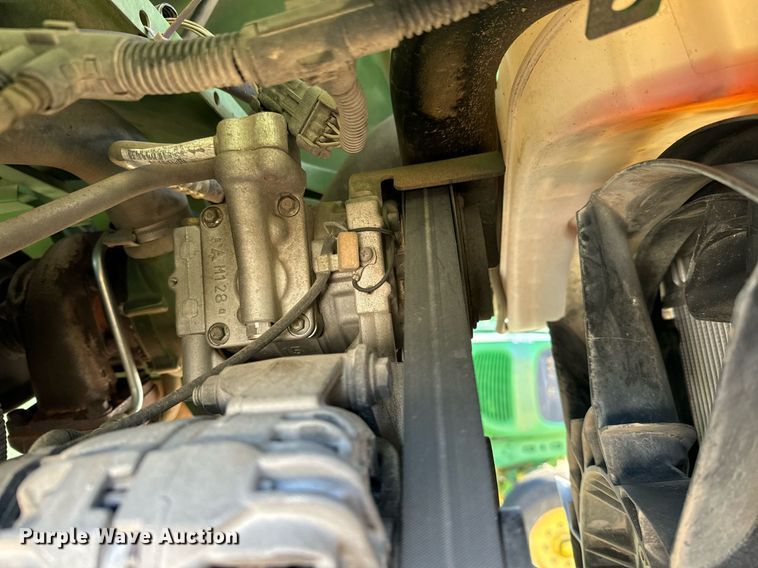 image for item NJ9331 2006 John Deere 6415 tractor