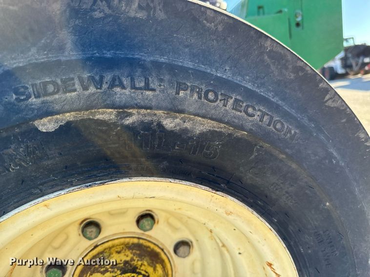 image for item NJ9331 2006 John Deere 6415 tractor