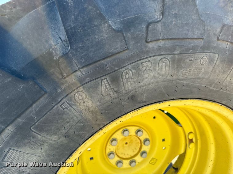 image for item NJ9331 2006 John Deere 6415 tractor