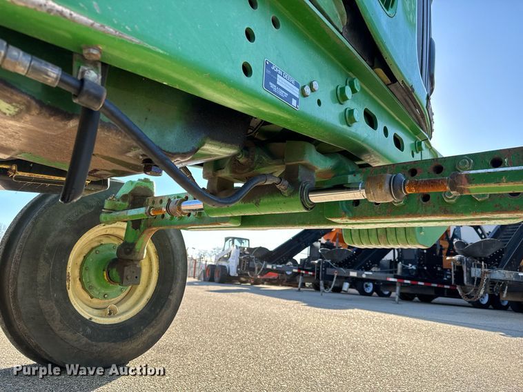 image for item NJ9331 2006 John Deere 6415 tractor