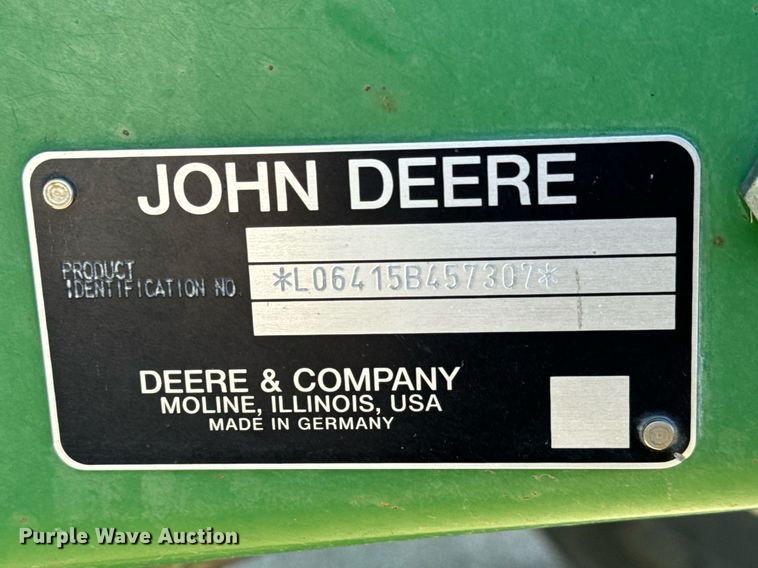 image for item NJ9331 2006 John Deere 6415 tractor