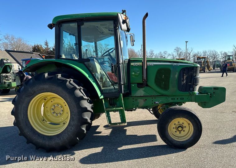 image for item NJ9332 2006 John Deere 6415 tractor