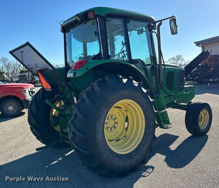 image for item NJ9332 2006 John Deere 6415 tractor