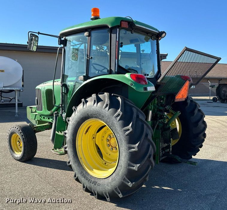 image for item NJ9332 2006 John Deere 6415 tractor
