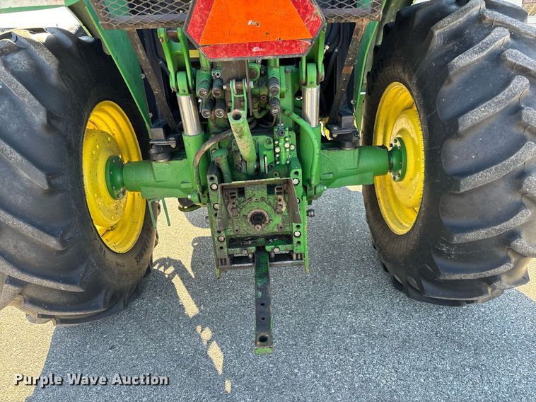 image for item NJ9332 2006 John Deere 6415 tractor