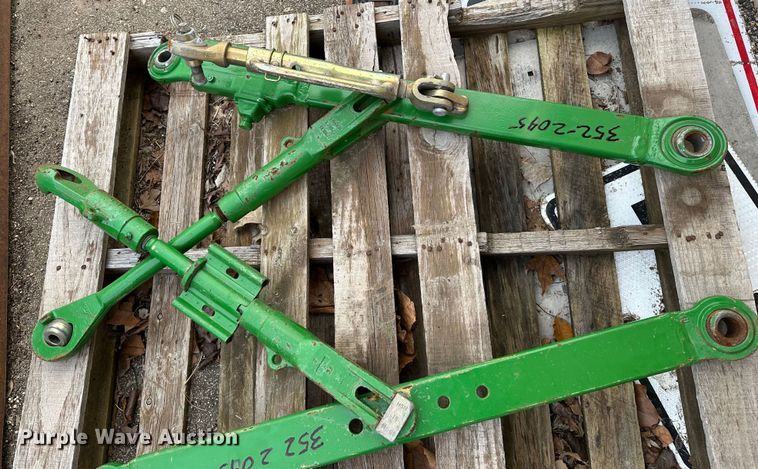 image for item NJ9332 2006 John Deere 6415 tractor