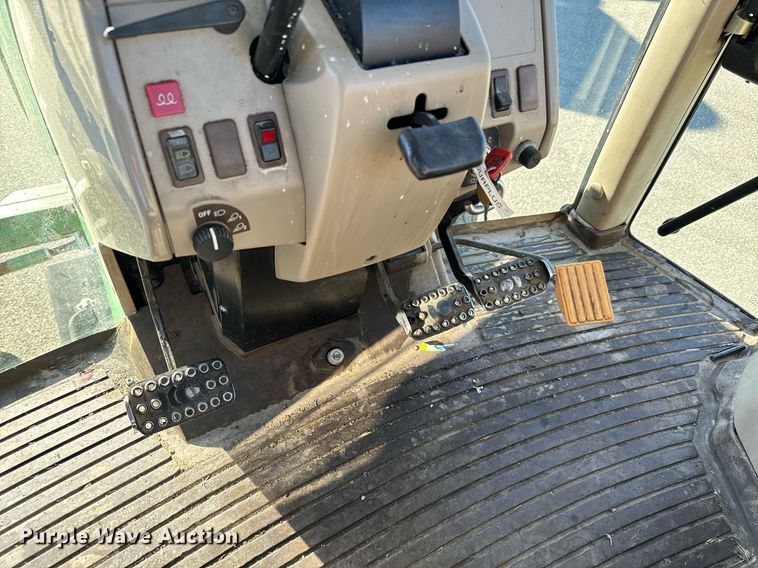 image for item NJ9332 2006 John Deere 6415 tractor