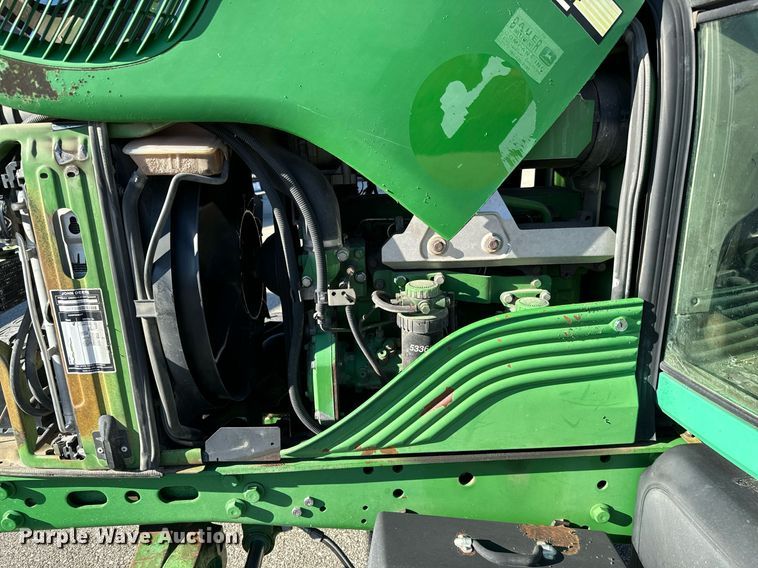 image for item NJ9332 2006 John Deere 6415 tractor