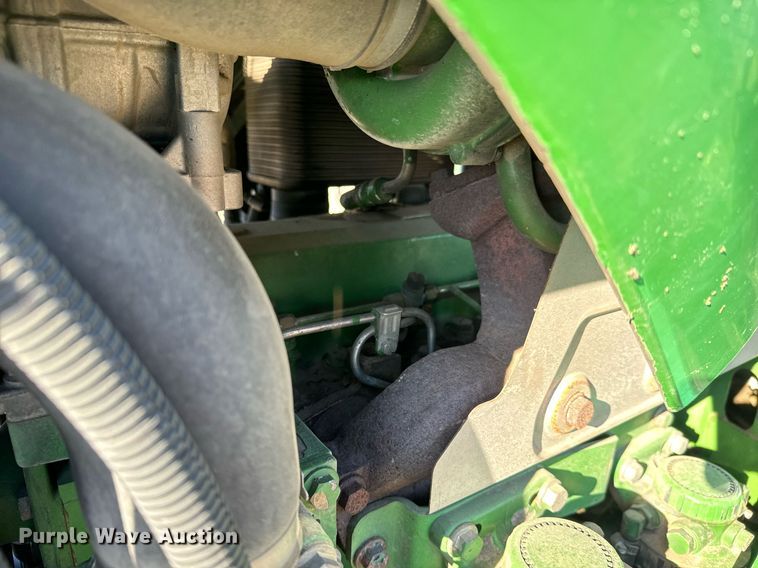 image for item NJ9332 2006 John Deere 6415 tractor