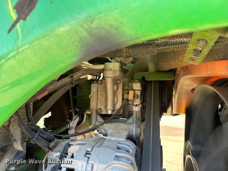 image for item NJ9332 2006 John Deere 6415 tractor