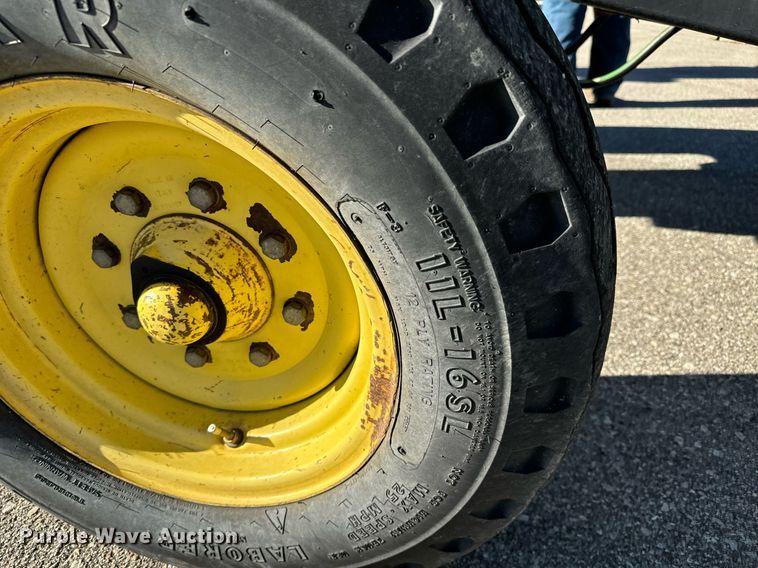 image for item NJ9332 2006 John Deere 6415 tractor