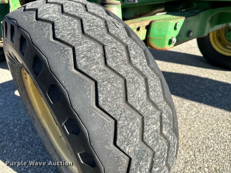 image for item NJ9332 2006 John Deere 6415 tractor