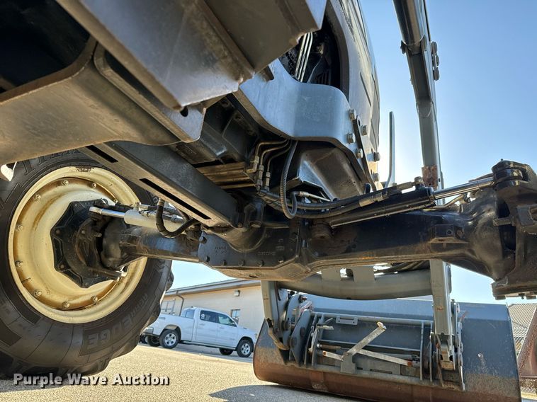 image for item NJ9333 2006 New Holland TM-120 MFWD tractor