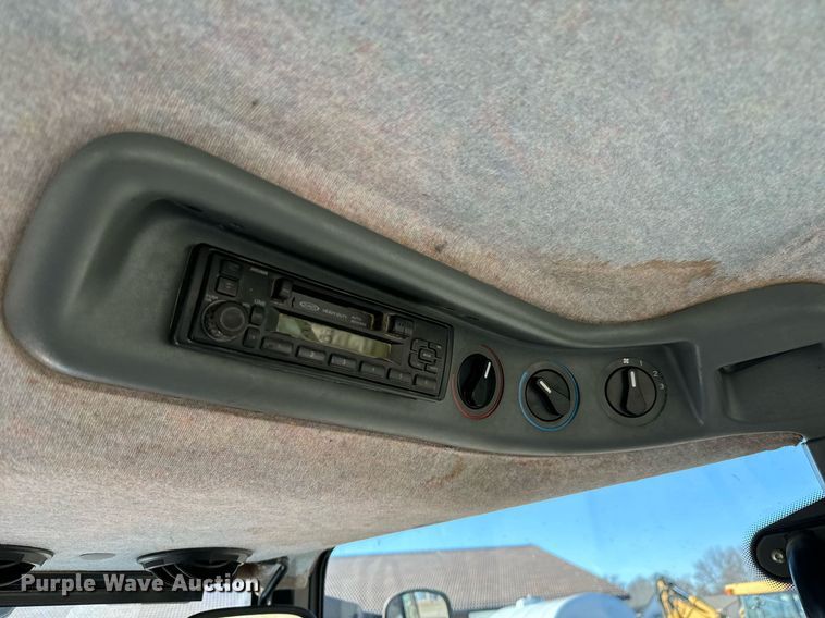 image for item NJ9333 2006 New Holland TM-120 MFWD tractor