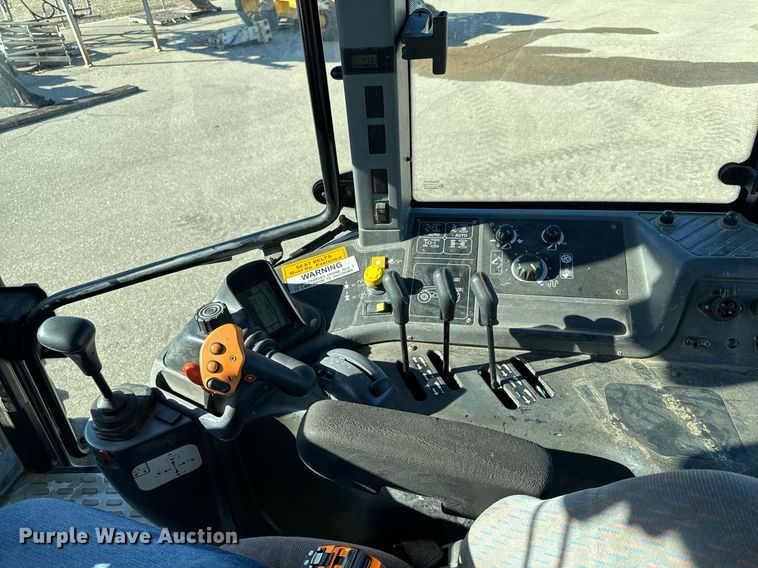 image for item NJ9333 2006 New Holland TM-120 MFWD tractor